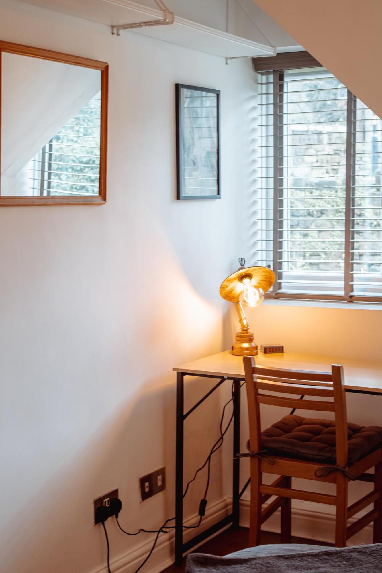 Appartement Spacious Flat With Free Parking à Harrogate Extérieur photo